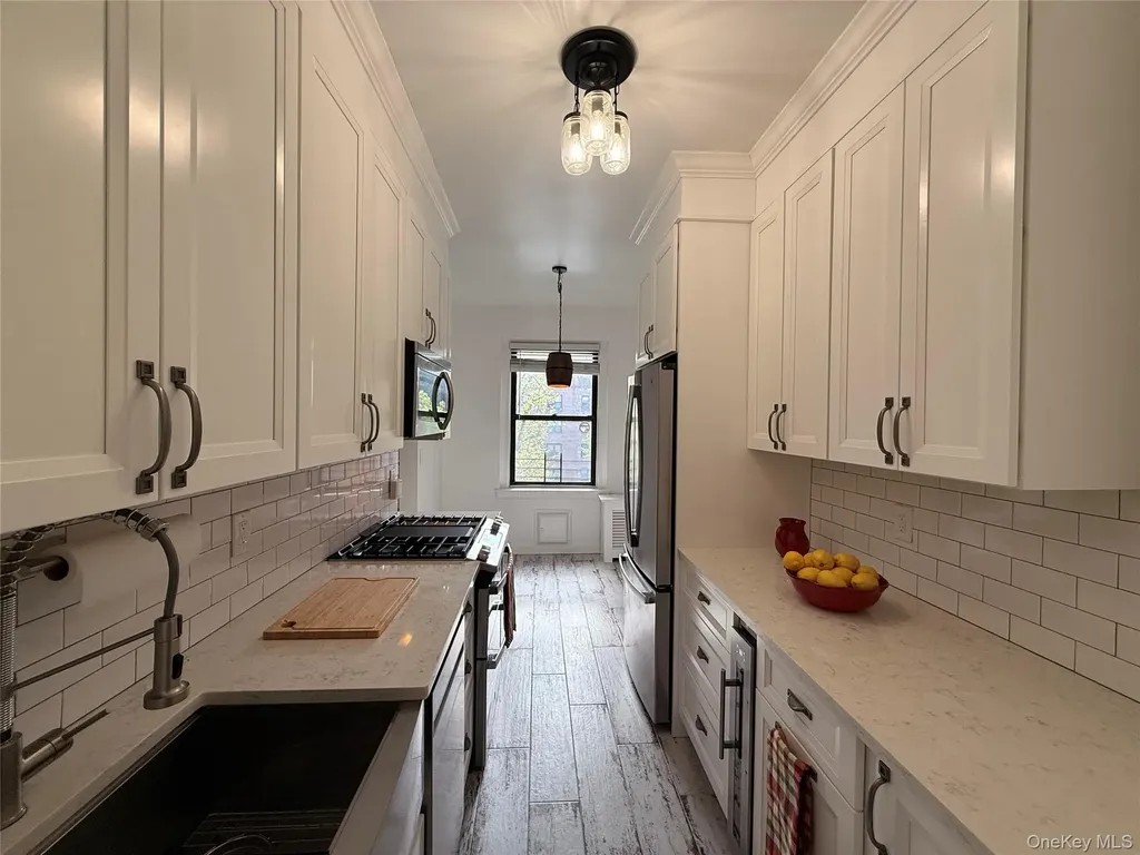 143 Garth Road Scarsdale NY 10583