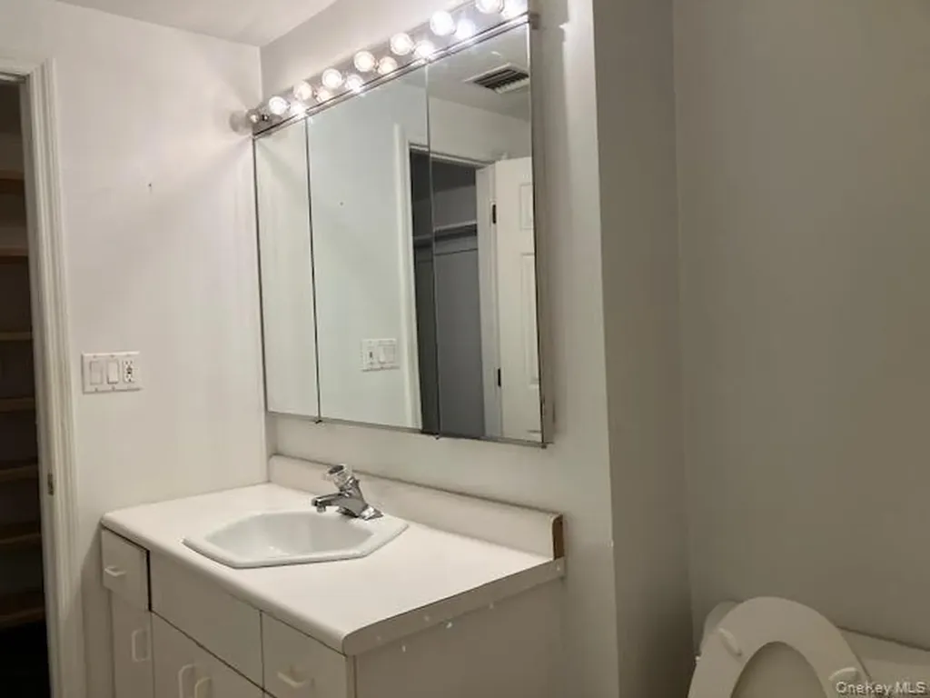170 Schofield Street Bronx NY 10464