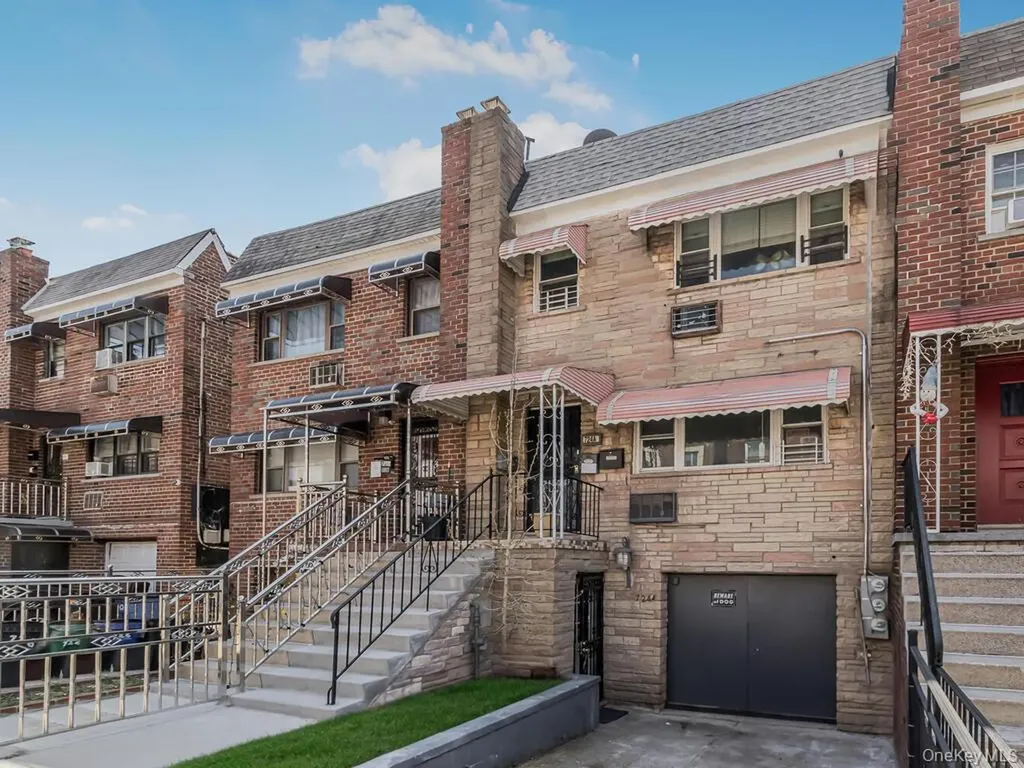 724 A E 223rd Street Bronx NY 10466