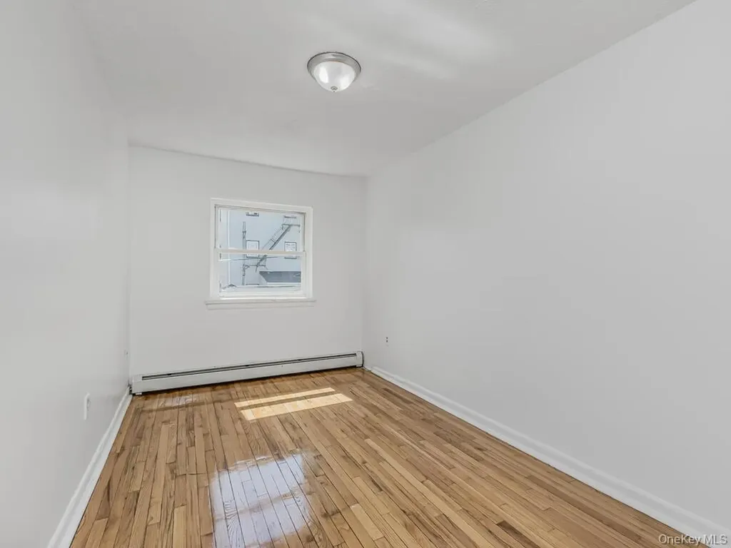 724 A E 223rd Street Bronx NY 10466