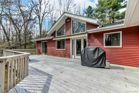 21 Sager Lane Brewster NY 10509