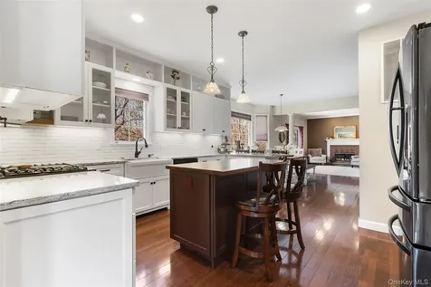 6 Bassett Court Baldwin Place NY 10505