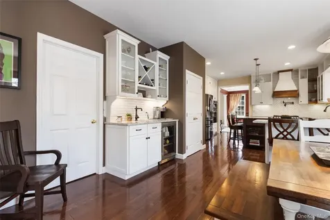 6 Bassett Court Baldwin Place NY 10505