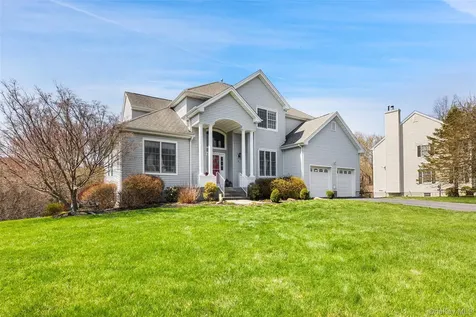 6 Bassett Court Baldwin Place NY 10505
