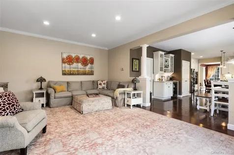 6 Bassett Court Baldwin Place NY 10505