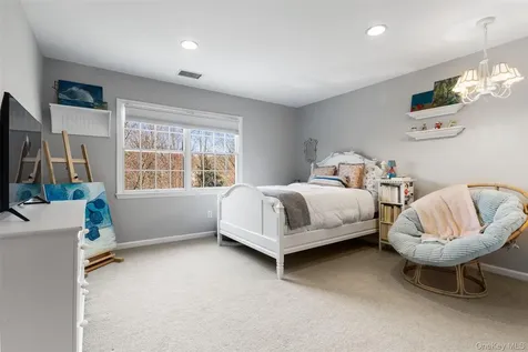 6 Bassett Court Baldwin Place NY 10505