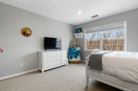 6 Bassett Court Baldwin Place NY 10505