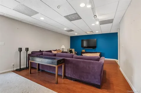 6 Bassett Court Baldwin Place NY 10505