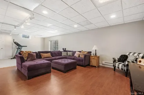 6 Bassett Court Baldwin Place NY 10505