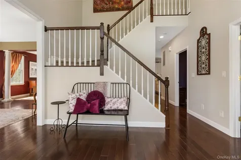 6 Bassett Court Baldwin Place NY 10505