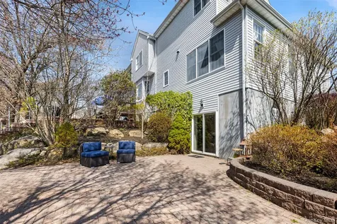 6 Bassett Court Baldwin Place NY 10505