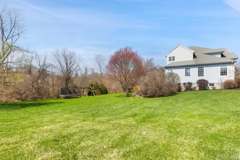 6 Bassett Court Baldwin Place NY 10505