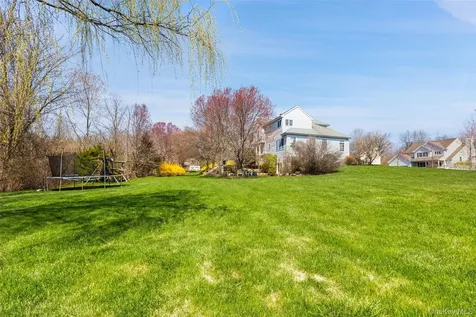 6 Bassett Court Baldwin Place NY 10505