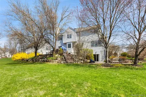 6 Bassett Court Baldwin Place NY 10505