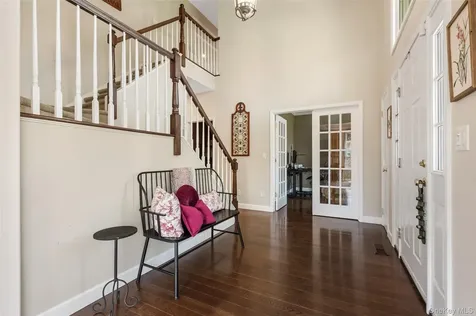 6 Bassett Court Baldwin Place NY 10505