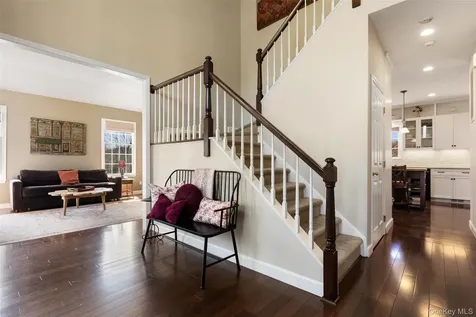 6 Bassett Court Baldwin Place NY 10505