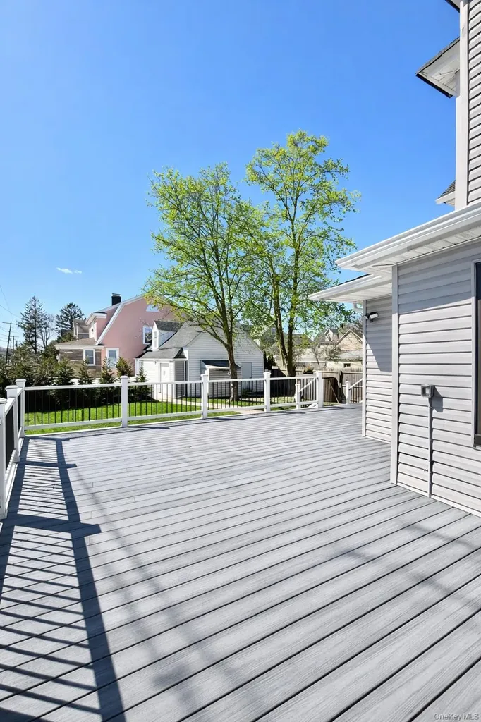 203 Washington Avenue Cedarhurst NY 11516