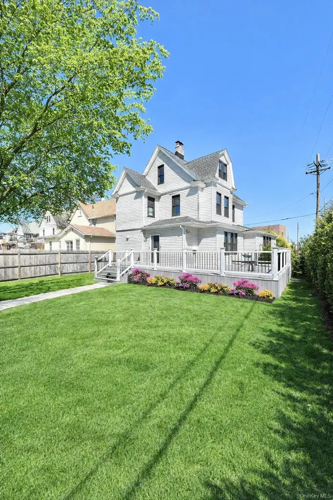 203 Washington Avenue Cedarhurst NY 11516