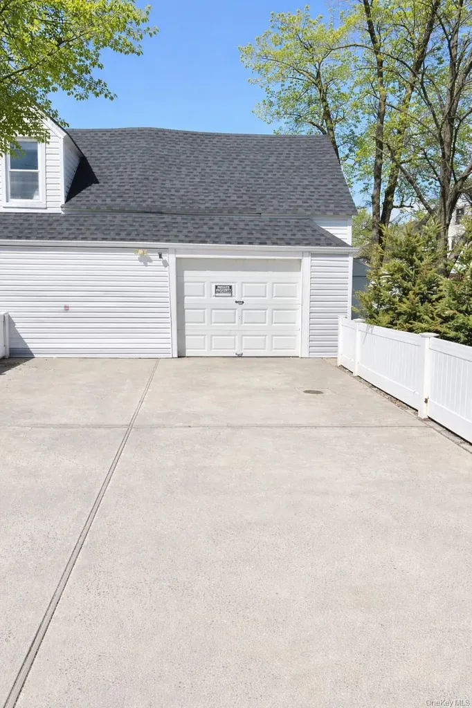 203 Washington Avenue Cedarhurst NY 11516