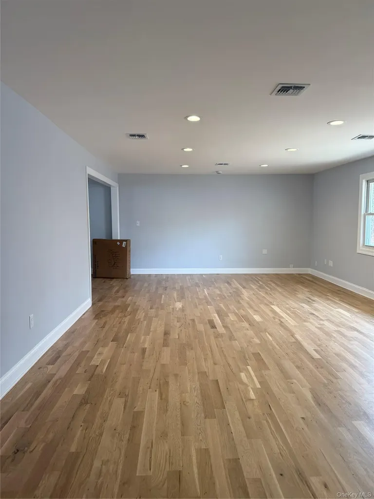 165 Lynbrook Drive Mastic Beach NY 11951
