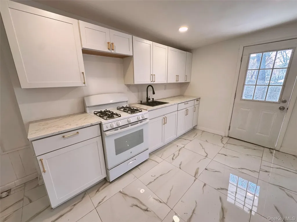 146 Rt-284 Westtown NY 10998