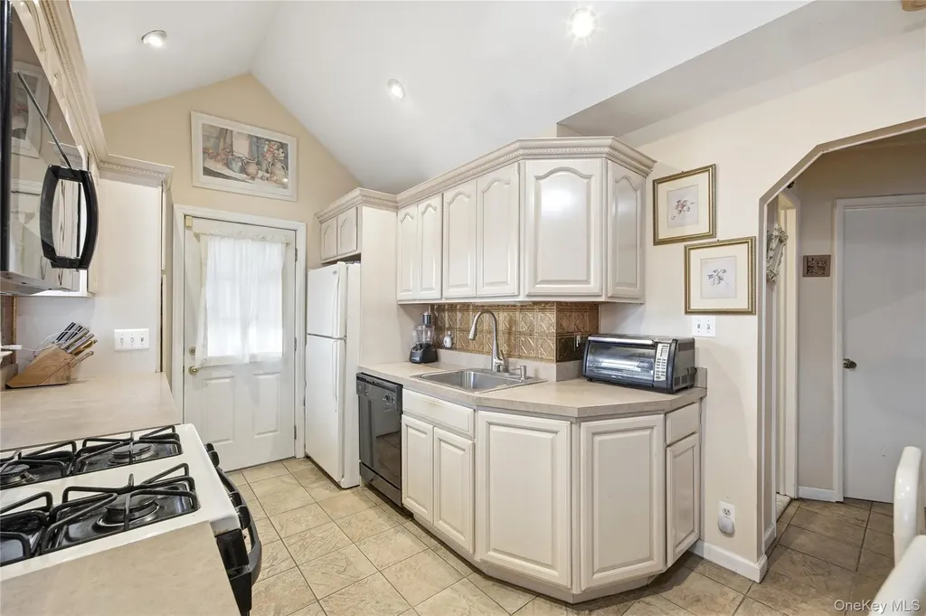 112 Judith Lane Valley Stream NY 11580