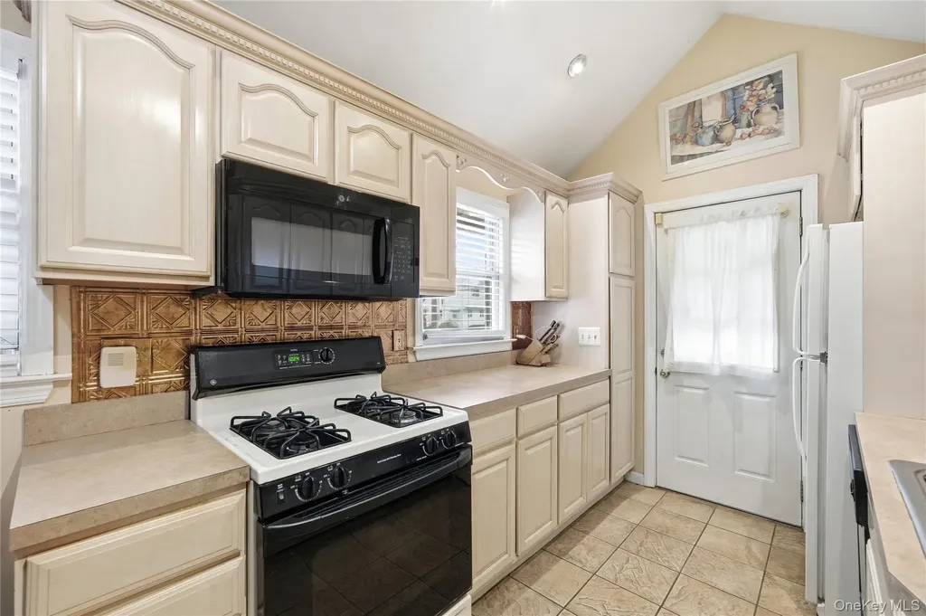 112 Judith Lane Valley Stream NY 11580