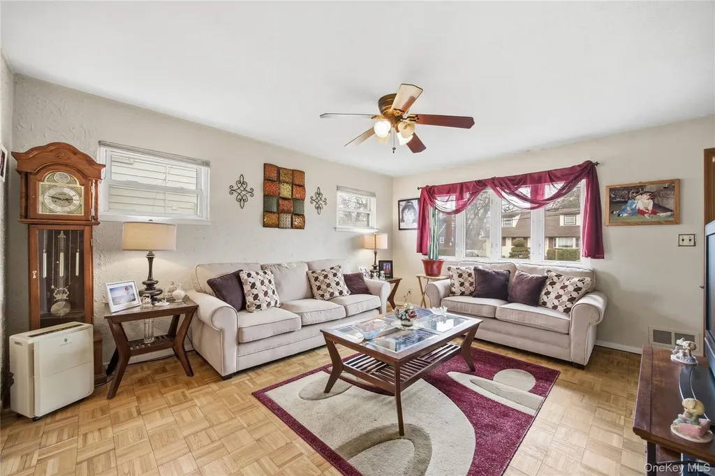 112 Judith Lane Valley Stream NY 11580