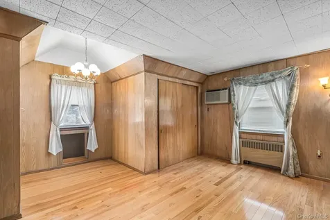 213-06 Richland Avenue Oakland Gardens NY 11364