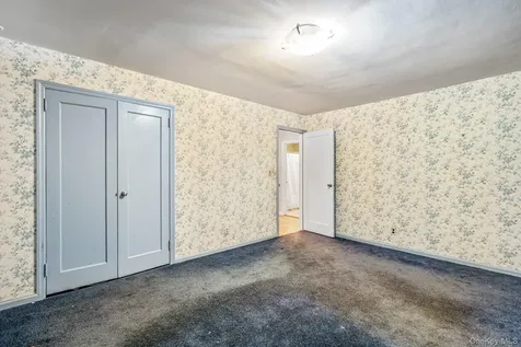 213-06 Richland Avenue Oakland Gardens NY 11364