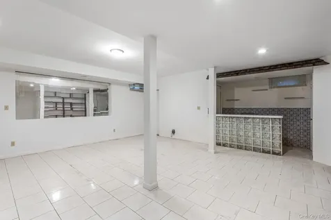 213-06 Richland Avenue Oakland Gardens NY 11364