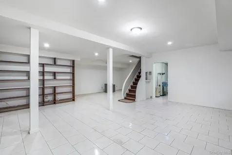 213-06 Richland Avenue Oakland Gardens NY 11364