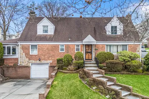 213-06 Richland Avenue Oakland Gardens NY 11364