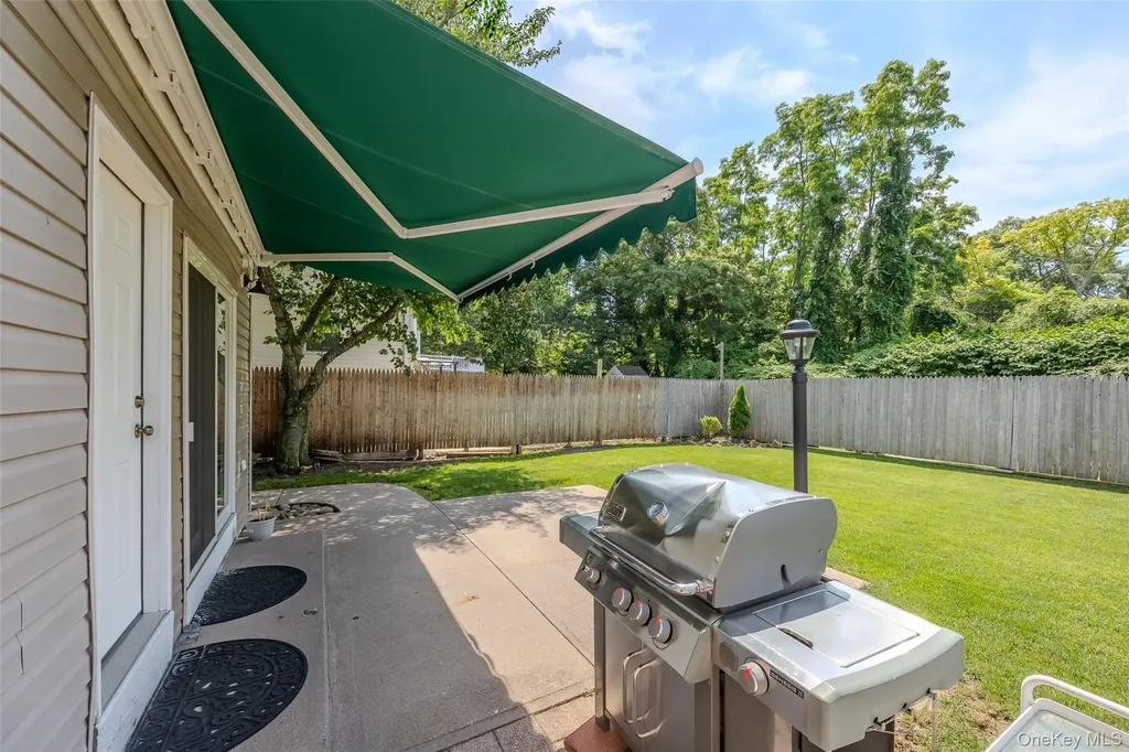 4 Awixa Place Selden NY 11784
