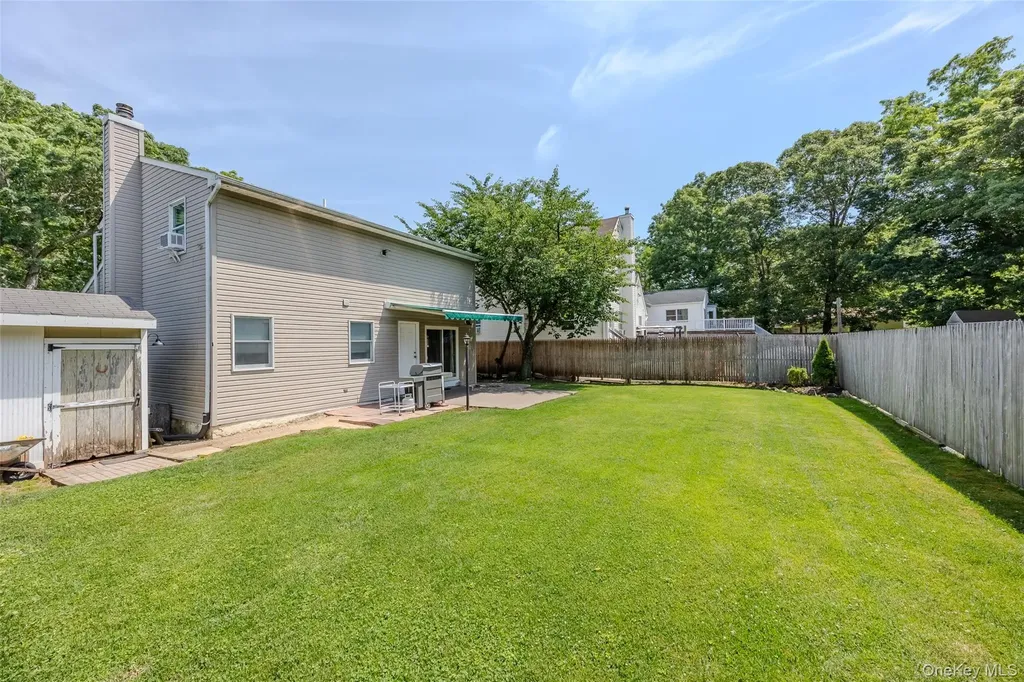 4 Awixa Place Selden NY 11784