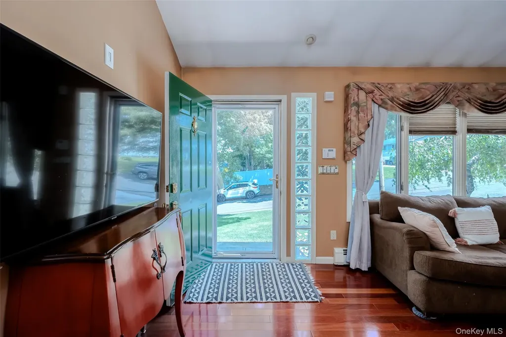 4 Awixa Place Selden NY 11784