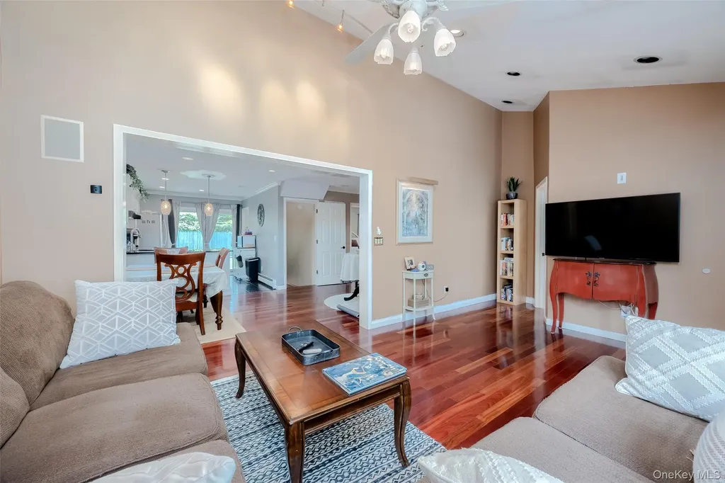 4 Awixa Place Selden NY 11784