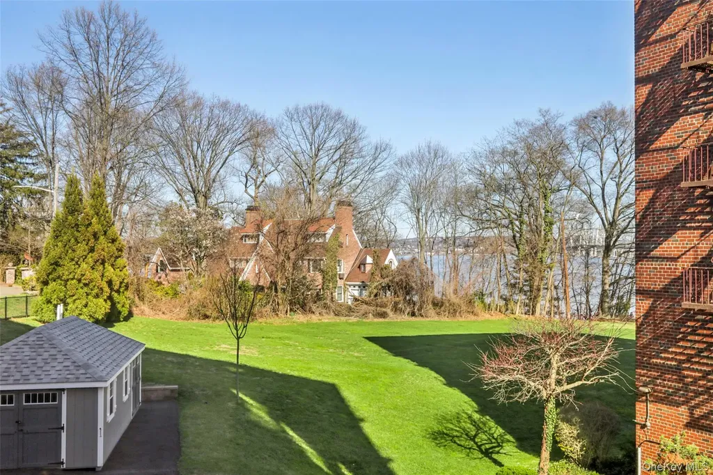 2 Salisbury Point Nyack NY 10960