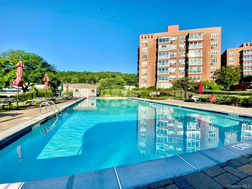 2 Salisbury Point Nyack NY 10960