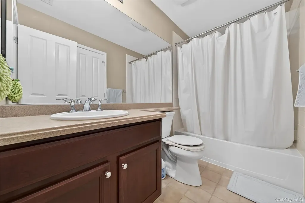 38 Putters Way Middletown NY 10940