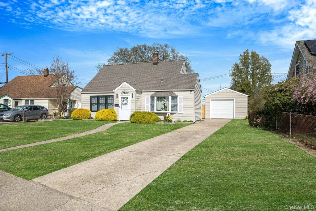 9 Copper Lane Levittown NY 11756