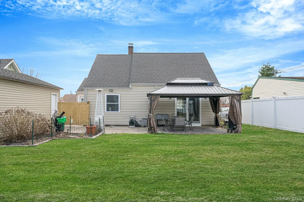 9 Copper Lane Levittown NY 11756