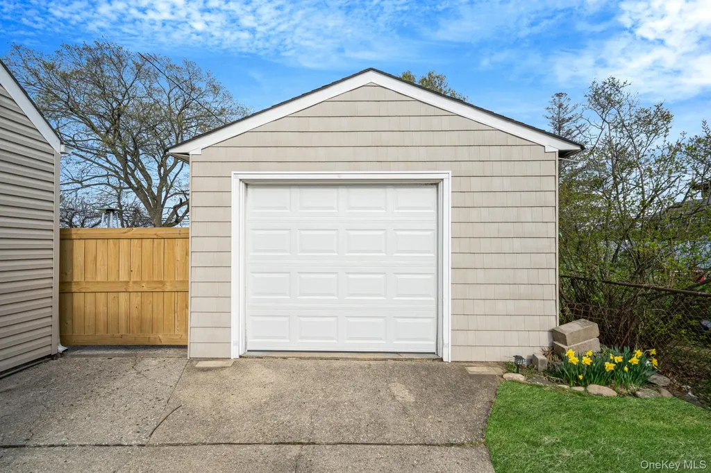 9 Copper Lane Levittown NY 11756