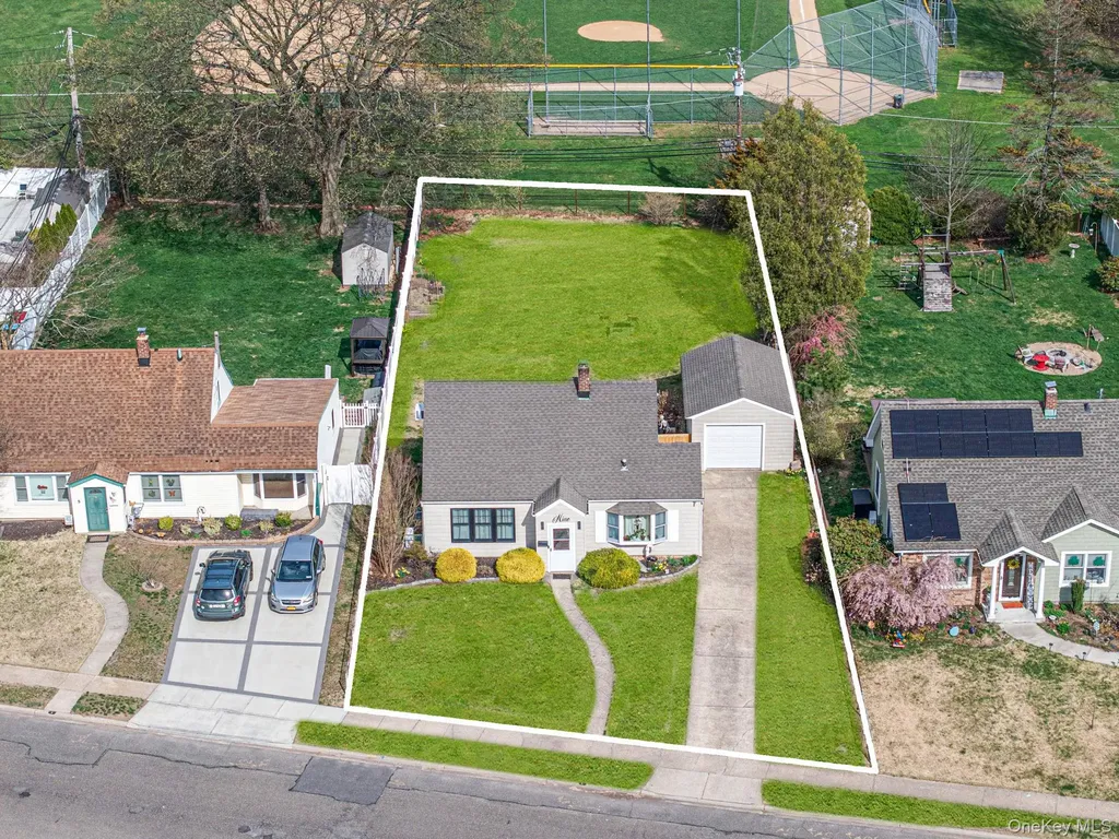 9 Copper Lane Levittown NY 11756