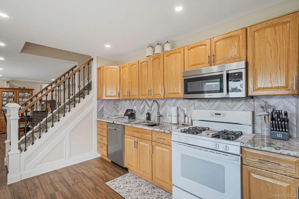9 Copper Lane Levittown NY 11756