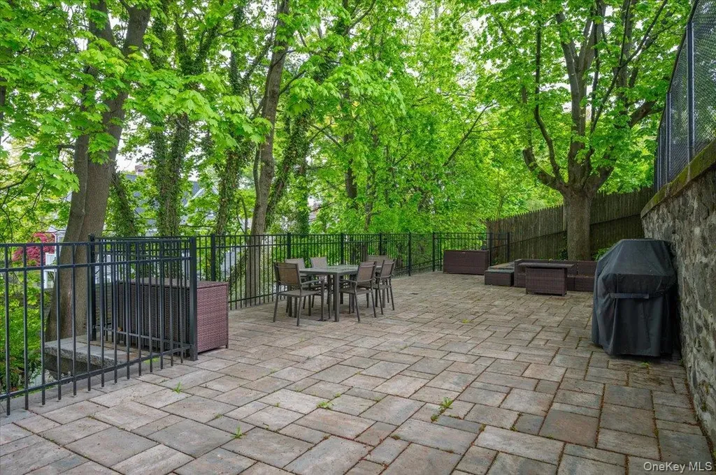 412 Munro Avenue Mamaroneck NY 10543