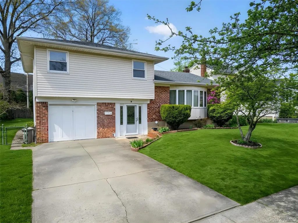 42 Edna Drive Syosset NY 11791
