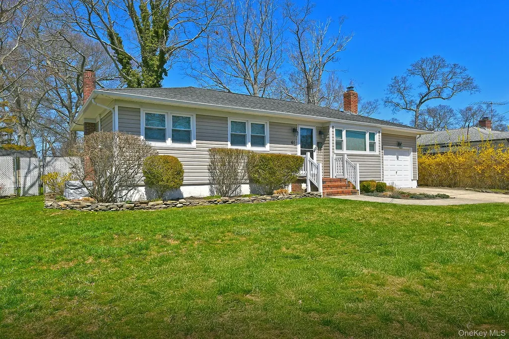 61 Newton Boulevard Ronkonkoma NY 11779