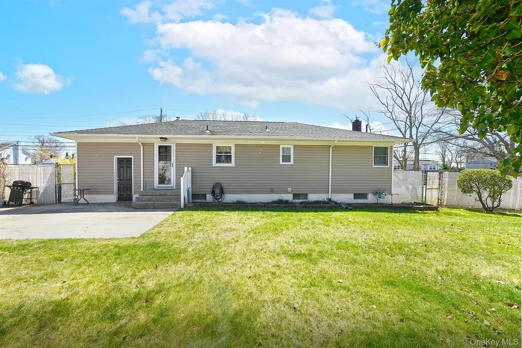 61 Newton Boulevard Ronkonkoma NY 11779
