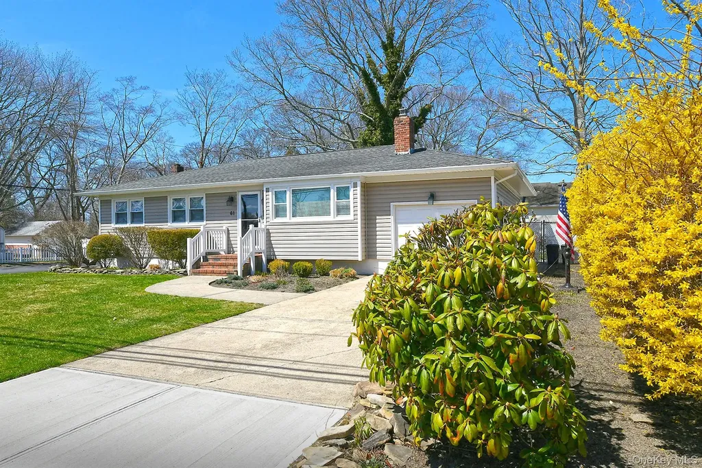 61 Newton Boulevard Ronkonkoma NY 11779